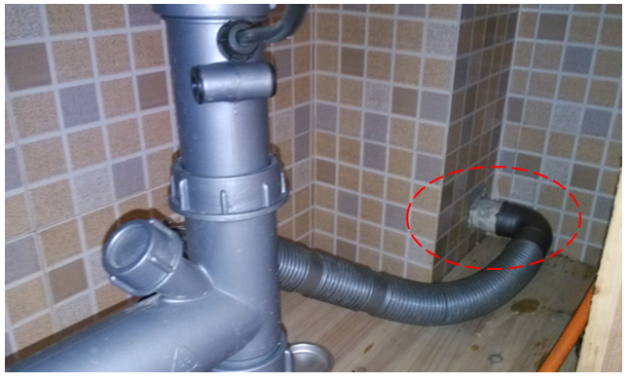 请高手专家入!二楼厨房下水如何改造,防止管道
