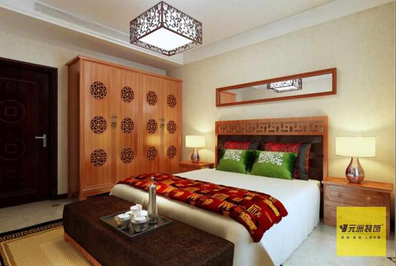 糅合了中国传统元素的衣柜，和床头雕花，如此简单，却又让人如此迷恋
