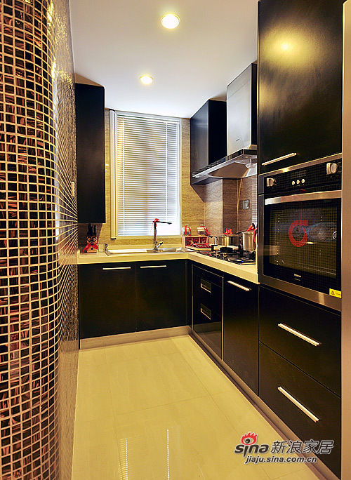 厨房设计布局u字形 dea53575e3761aa44ad096b0370a_19908_268206_water.jpg