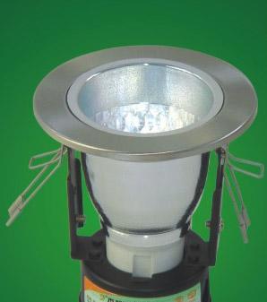 本邦新名雅珠钻光平面扫镍压铸环立式筒灯BTM250